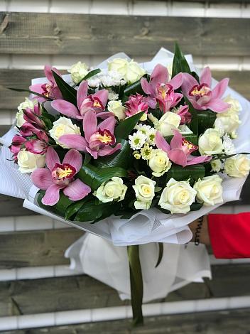 Букет цветов из: Розы и Хризантемы в Нарынке