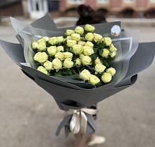 Букет Белые кустовые розы Солинеро в Нарынке