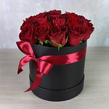 Цветочная композиция из Розы в шляпной коробке в Нарынке